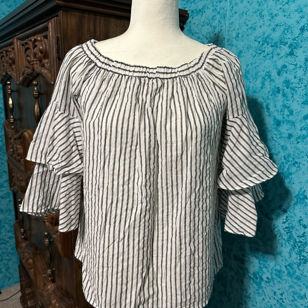 Fab’Rik Striped Ruffle Sleeve Top
